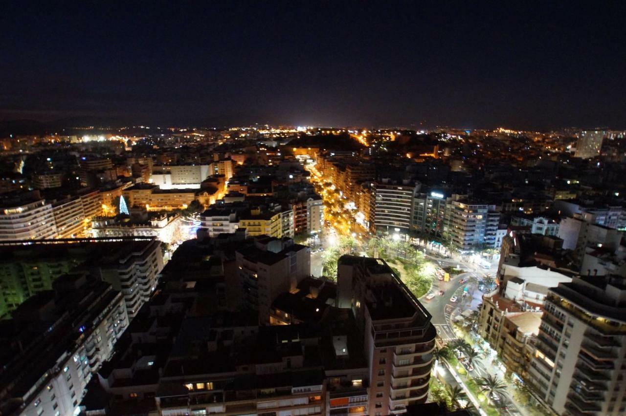 Charming Downtown Skyscrapper Apartment Alicante Exterior photo